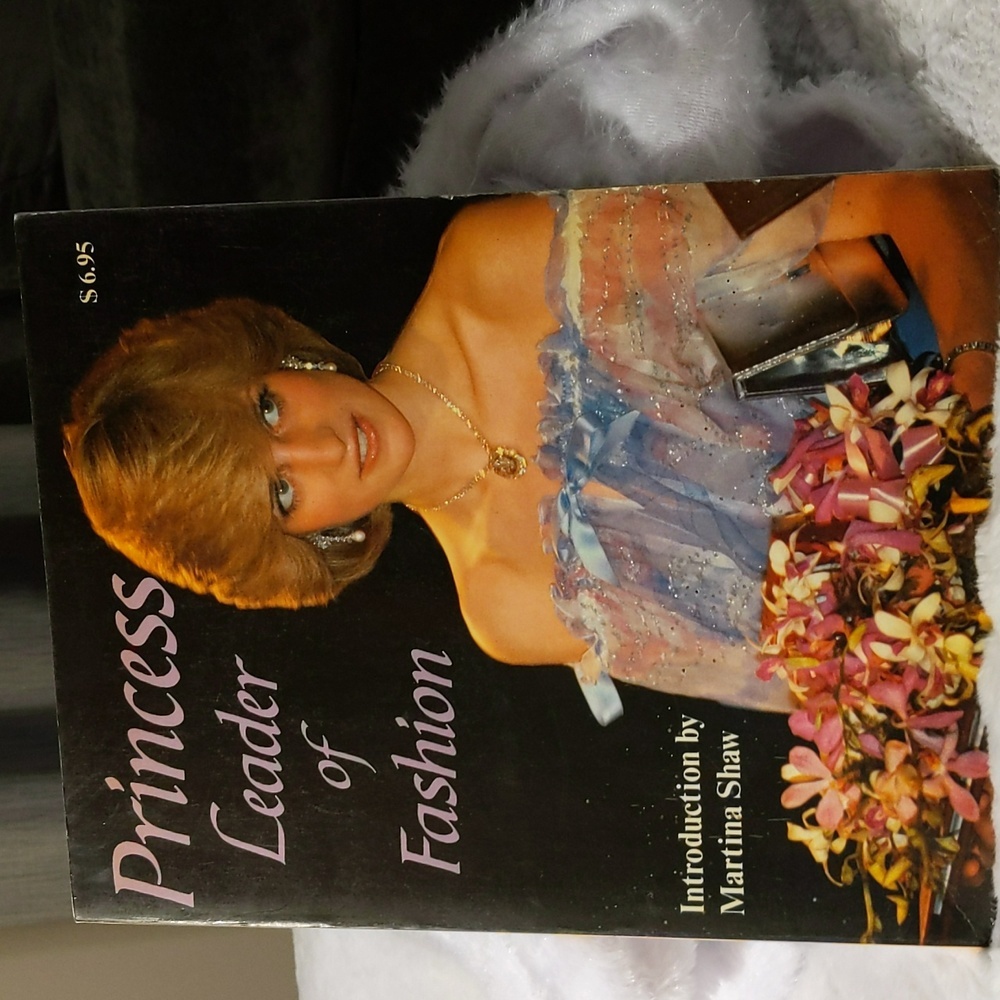 Totem| Princess Leader of Fashion Vintage Coffee Table Book Tradeback Martina S.